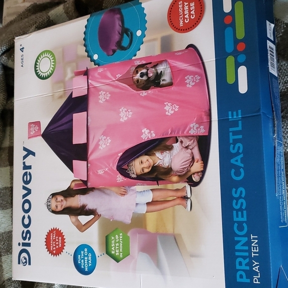 DISCOVERY Princess Castle play tent includes carrying case